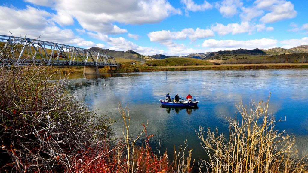 Yellowstone Country Fly Fishing Guide Service Power Boat